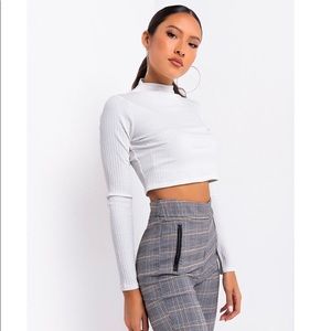 AKIRA white Crop Top Shirt Medium Ribbed